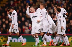 article-2566151-1BBD584F00000578-663_634x416