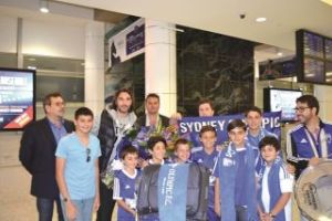 Sotiris%20Kyrgiakos%20and%20fans%201