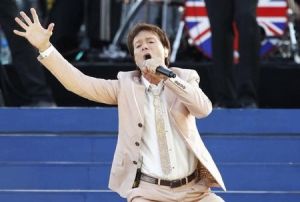 Singer Cliff Richard performs during the Diamond Jubilee concert in front of Buckingham Palace in London