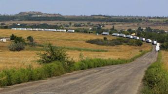 la-fg-russian-aid-convoy-said-to-enter-ukraine-001