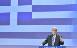 juncker_greek_flag