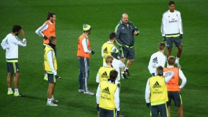 madrid-boss-rafa-benitez-has-been-overwhelmed-by-the-clubs-trip-to-melbourne_1msuk224lzlb01dyff408172un
