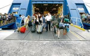 tourists_ferry_web-thumb-large