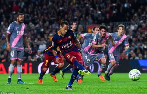 2D82BE5300000578-0-image-a-44_1445112218317