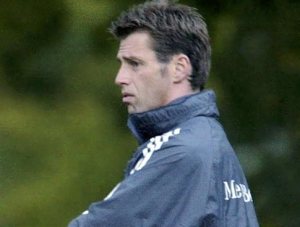 8356D895895F142056F1147F51B00CF7