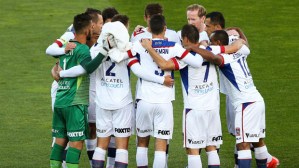 WELLINGTON, NEW ZEALAND - OCTOBER 11: Newcastle Jets players form a huddle during the round one A-League match between the Wellington Phoenix and the Newcastle Jets at Westpac Stadium on October 11, 2015 in Wellington, New Zealand. (Photo by Hagen Hopkins/Getty Images)