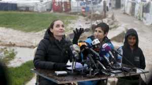angelina-jolie-in-lesvos-island-to-visit-refugees_w_l